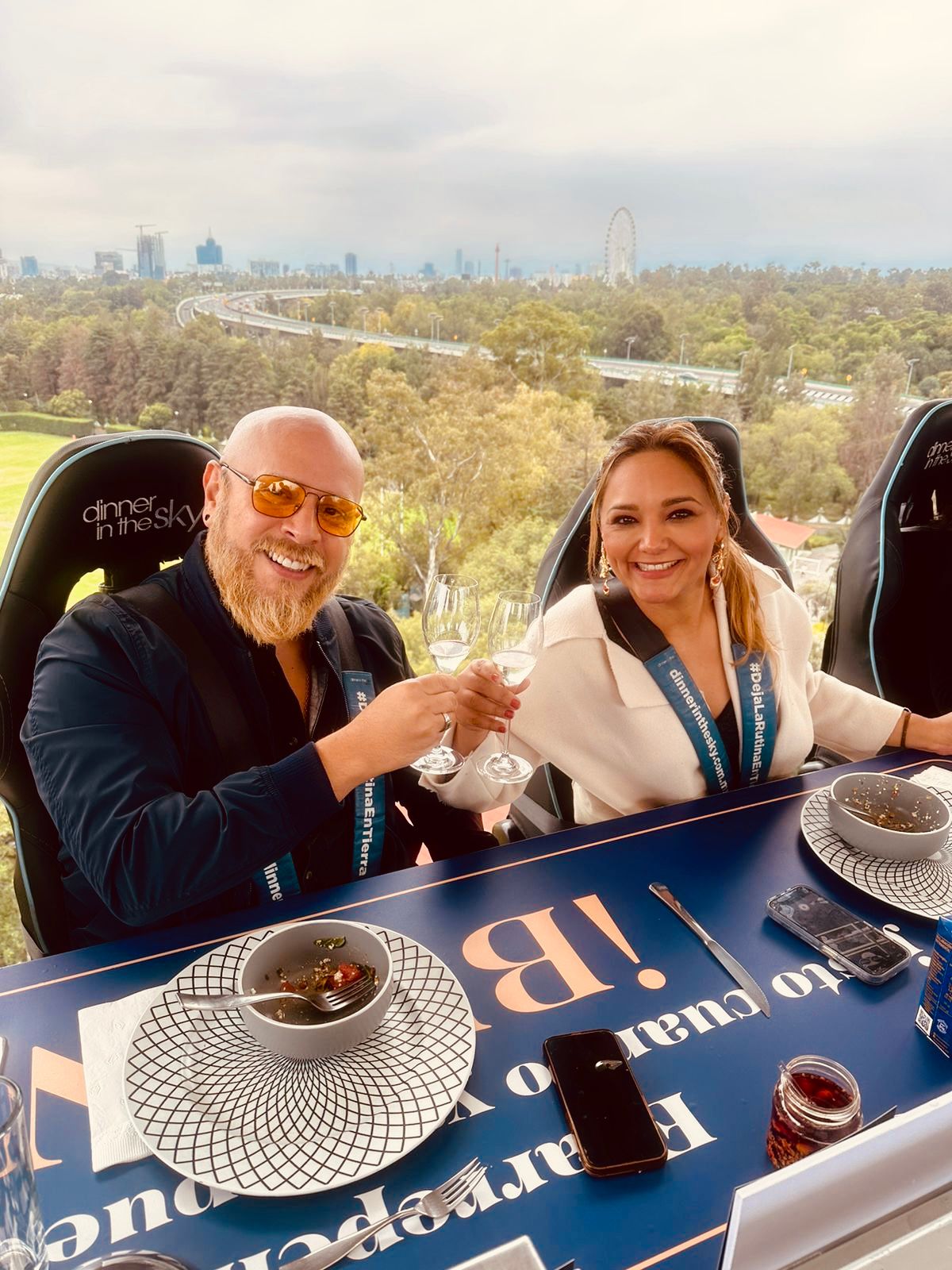 Brindis en las alturas · Dinner in the Sky Puebla