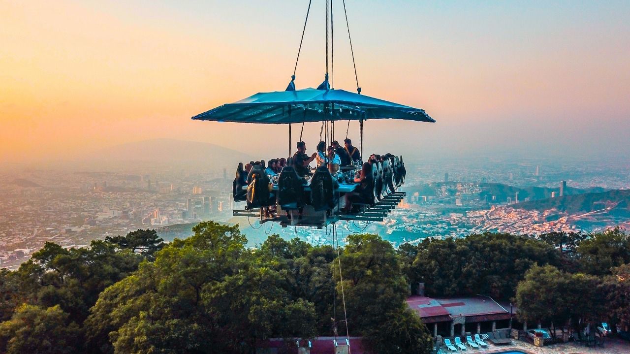 Dinner in the Sky Mxico | Conoce la historia detrs de este innovador  concepto